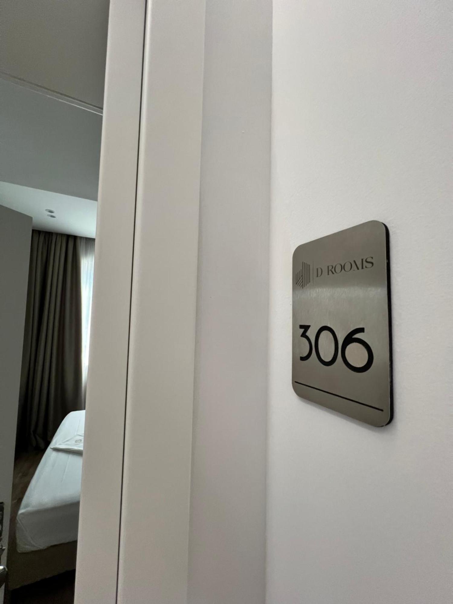 Enzo Rooms & Apartment Blloku Tirana Bagian luar foto